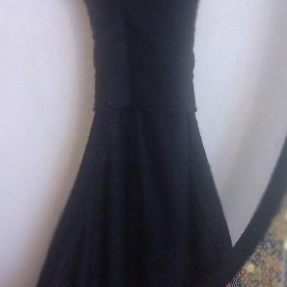 Almost Famous Gold Sequins Print Tank - Picture 5 of 12